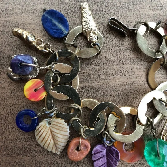 Unique bracelet in gold vermeil with different colored stones and charms - Picture 5 of 7